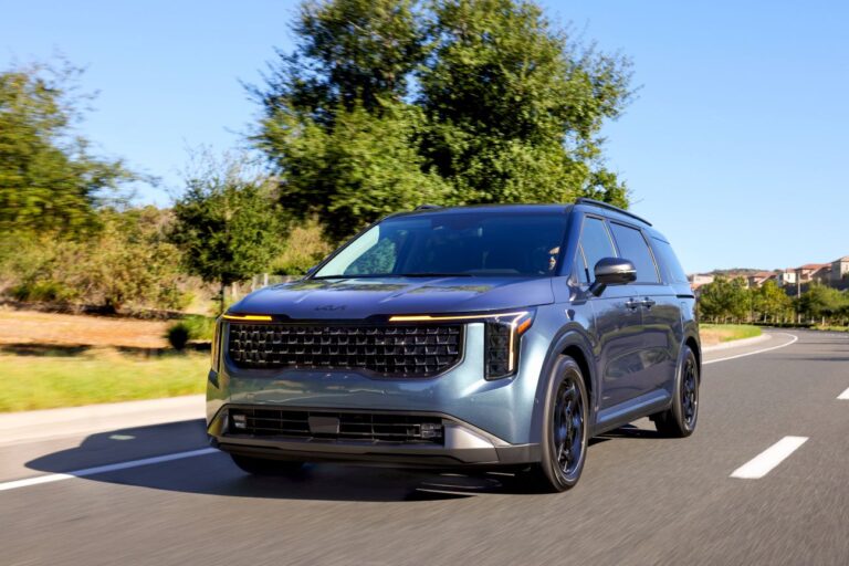Kia da a conocer los precios del Carnival MPV del 2027