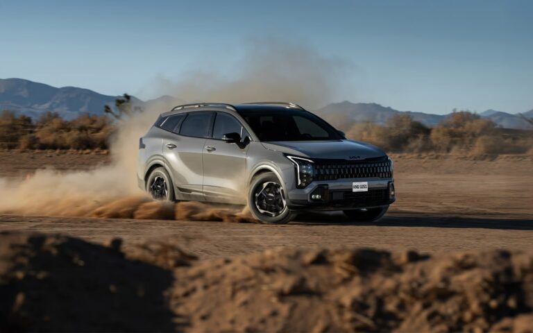 Kia da a conocer los precios de los modelos Sportage híbrido turbo (HEV) e híbrido turbo enchufable (PHEV) del 2027