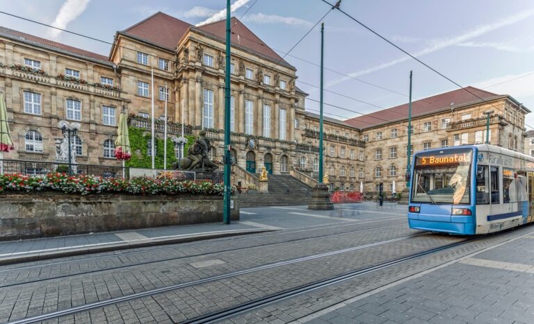 Las 5 ciudades poco conocidas donde los tranvías históricos todavía cuentan la historia del viaje