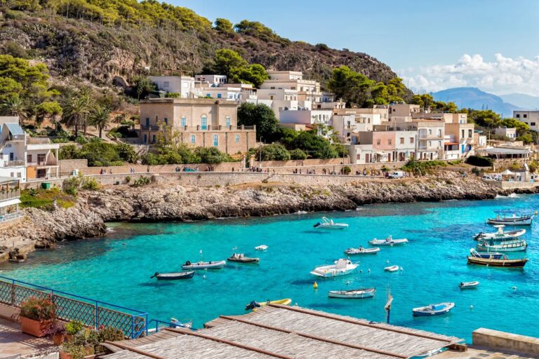 Las 5 islas del Mediterráneo que conservan un ritmo de vida más lento