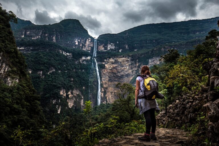 5 cascadas escondidas del mundo que pocos turistas conocen