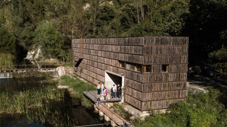 5 bibliotecas o librerías del mundo instaladas en lugares que jamás imaginarías
