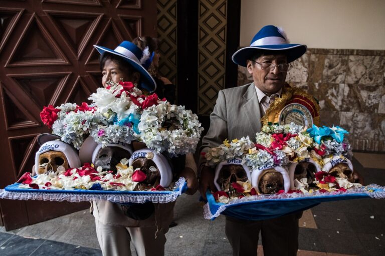 5 destinos donde Halloween y el Día de Muertos son tradiciones ancestrales, no solo disfraces