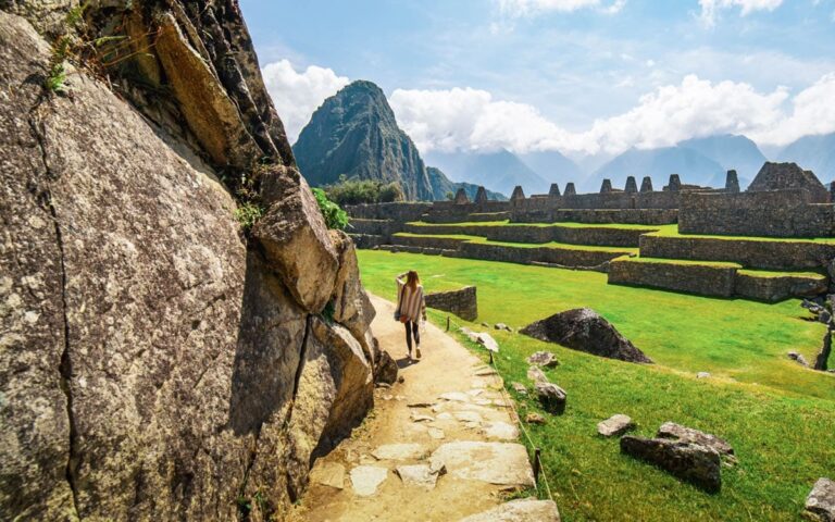 5 monumentos históricos que exigen una caminata inolvidable para descubrirlos
